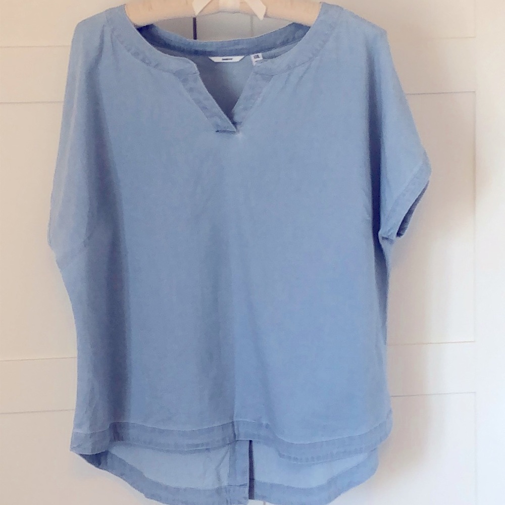 Casual Betabrand short sleeve top.